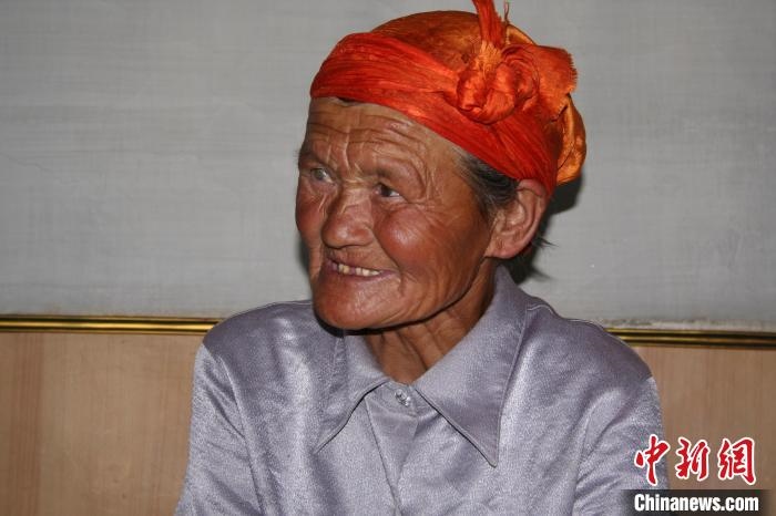 薩仁托婭拍攝的“草原母親”。　薩仁托婭供圖