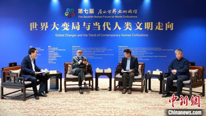 9月27日，第七屆尼山世界文明論壇首場(chǎng)高端對(duì)話舉行?！×籂?攝