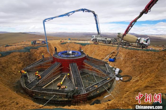 資料圖為該風(fēng)電場建設(shè)現(xiàn)場。　中國電建集團(tuán)成都勘測設(shè)計(jì)研究院有限公司 供圖