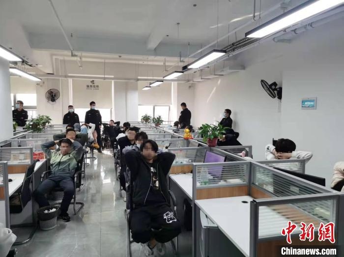 抓捕現(xiàn)場?！￠L沙市公安局供圖