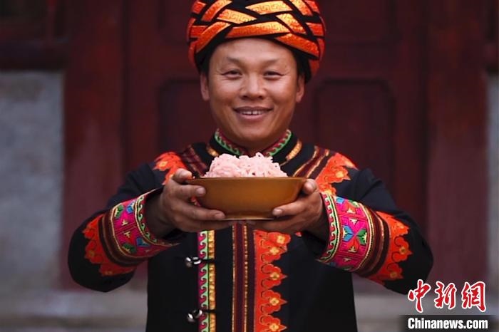 圖為“暢饗云宴”巧手年菜系列短視頻截圖?！『h航 攝