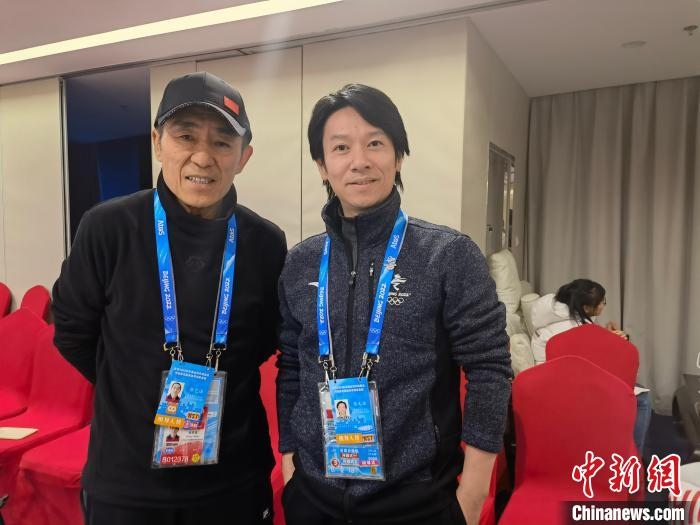 張文海與張藝謀的合影?！埼暮?供圖