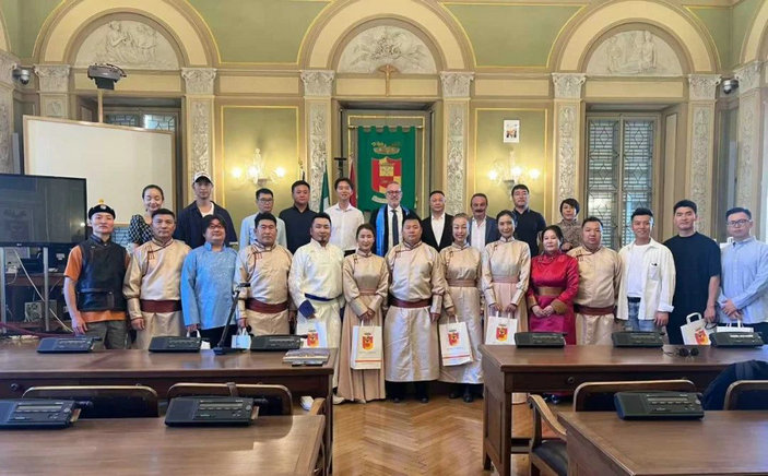 1756267222788342.jpg 文藝1.jpg