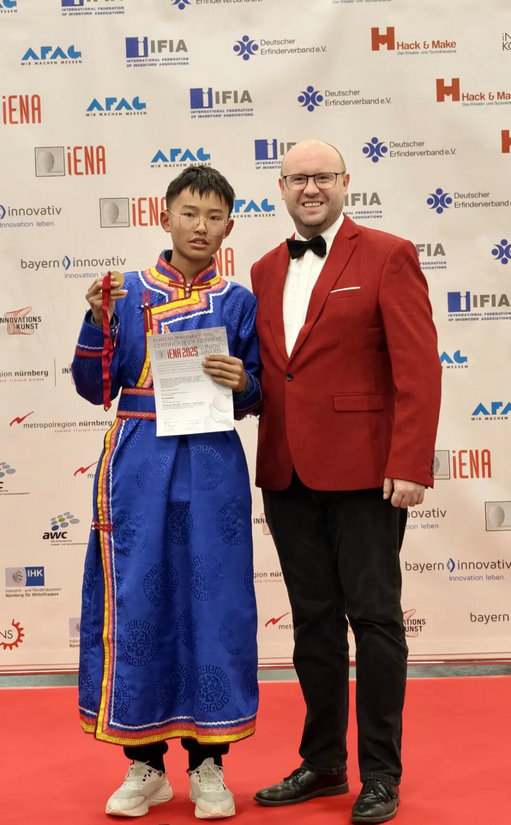 1762757883127275.jpg 獲獎1.jpg