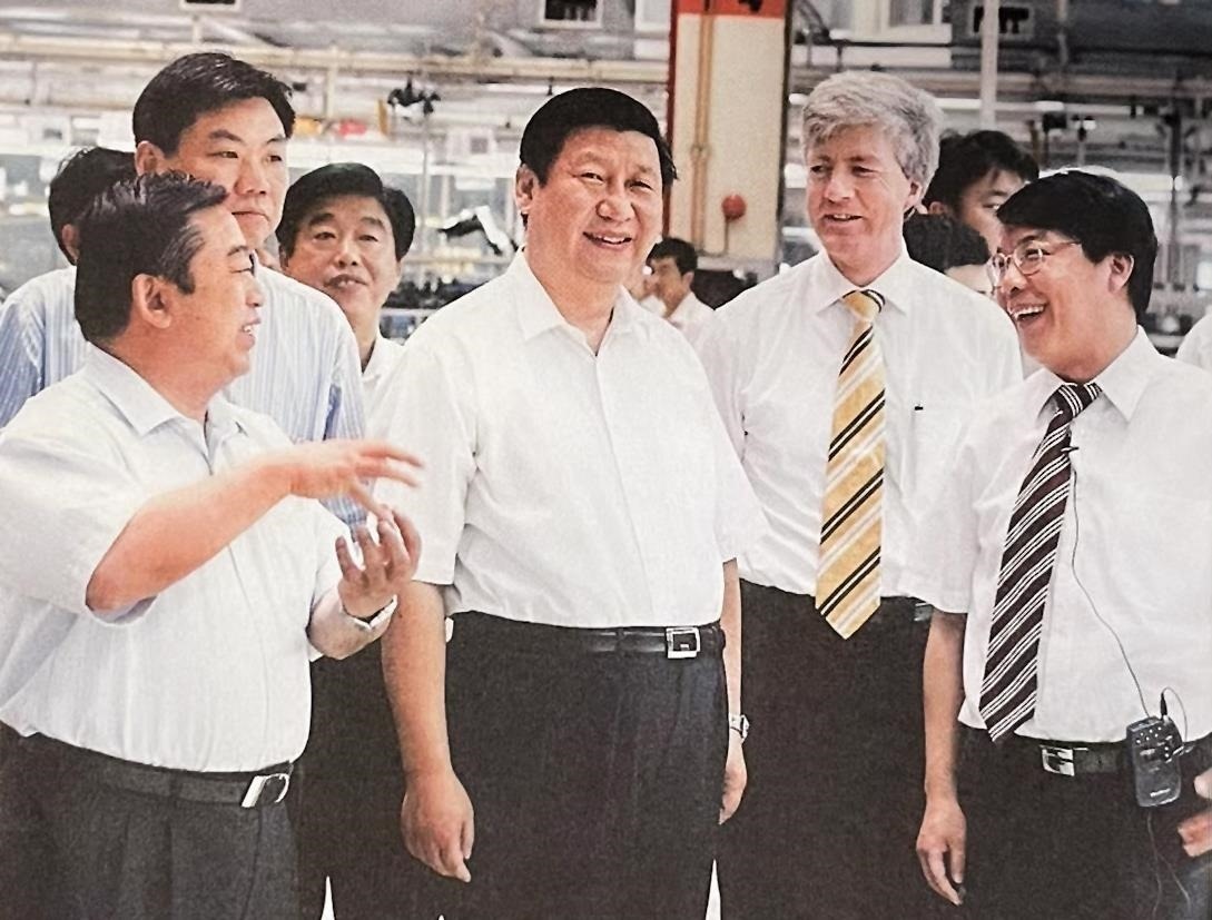 2007年7月，習(xí)近平調(diào)研上海大眾汽車有限公司。