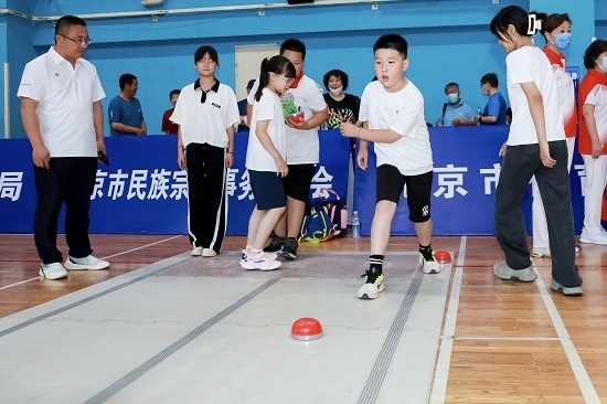 冰蹴球比賽場景。賽事主辦方供圖