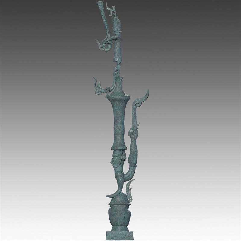 銅罍座倒立鳥足頂尊神像。四川省文物考古研究院供圖