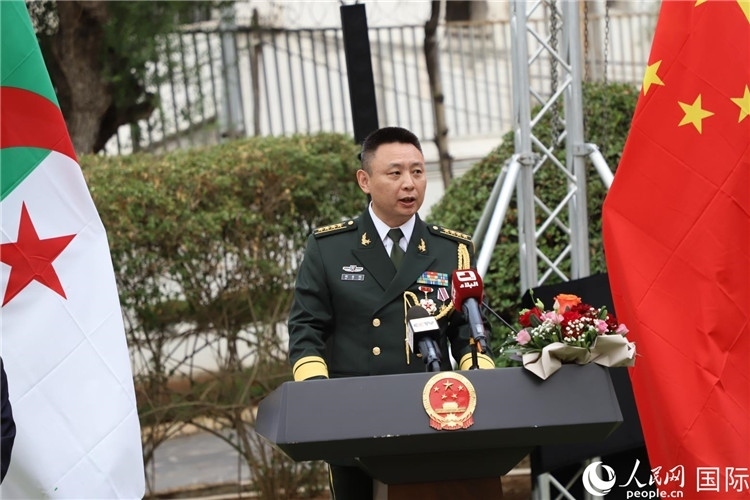 圖為胡璽鈞武官致辭。人民網(wǎng)記者 王傳寶攝