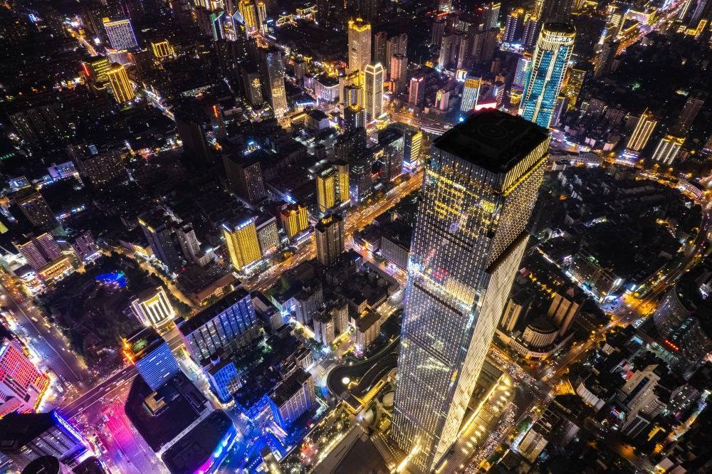 這是6月7日夜間拍攝的長沙城區(qū)景色（無人機(jī)照片）。新華社記者 陳思汗 攝