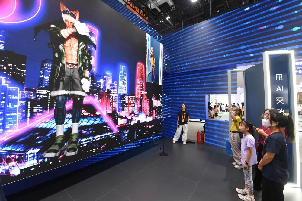 這是9月2日在國(guó)家會(huì)議中心拍攝的一款數(shù)字人。新華社記者 任超 攝