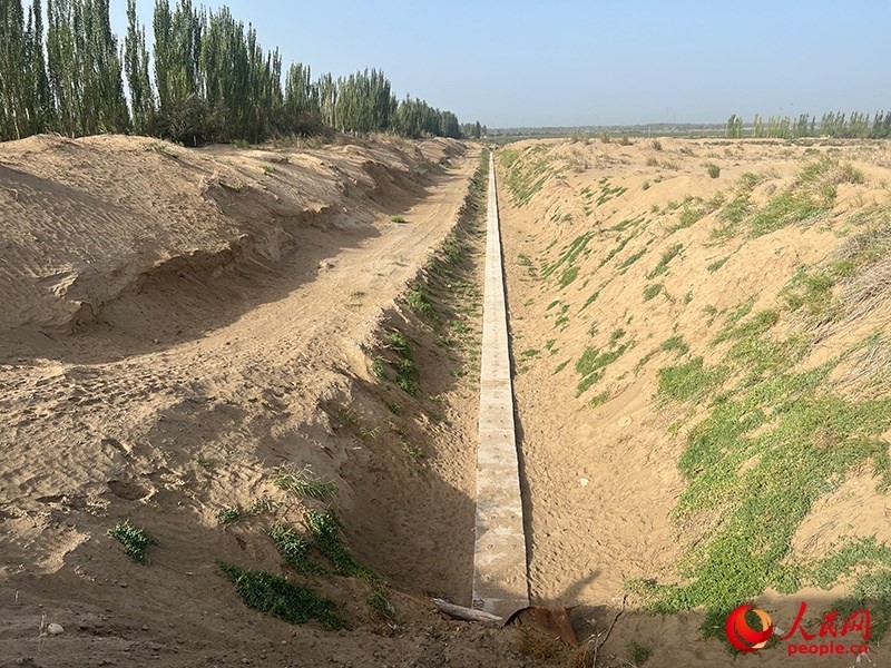 斗渠改造后，大大提高了輸水效率。人民網(wǎng)記者 常雪梅攝