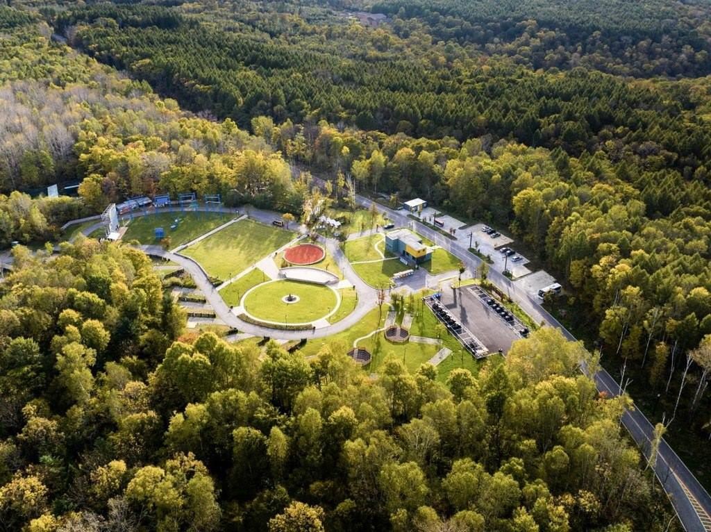 長白山華美勝地已實現(xiàn)“綠電”直供。嚴磊攝