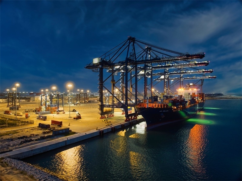 萊基港實(shí)行7×24小時(shí)裝卸作業(yè)機(jī)制。受訪者供圖