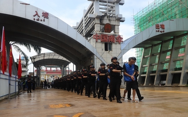 移交現(xiàn)場(chǎng)。公安部供圖