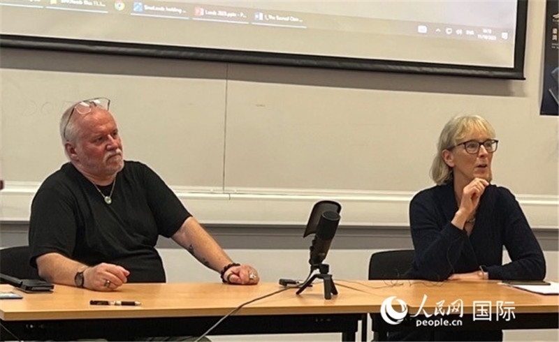 翻譯家韓斌、普華杰與師生交流 攝影 實習生王雪珊