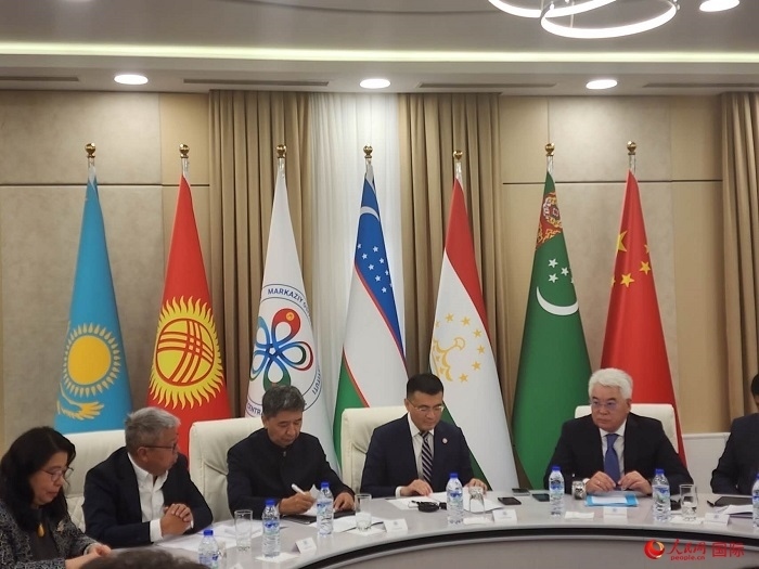 中國(guó)駐烏茲別克斯坦大使于駿致辭。人民網(wǎng)記者 李強(qiáng)攝