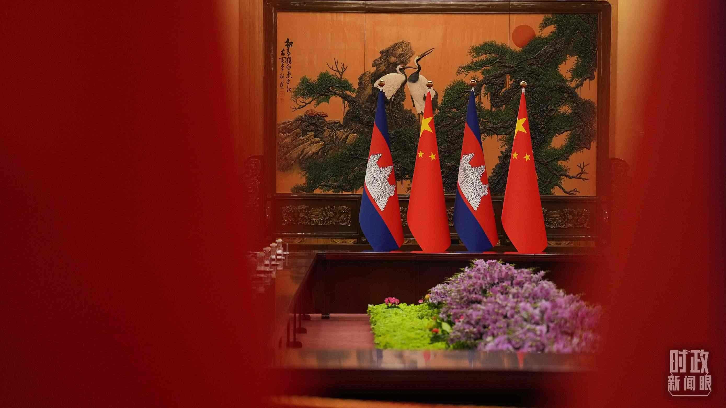 △人民大會堂，中柬兩國領(lǐng)導(dǎo)人會見現(xiàn)場。（總臺國廣記者李晉拍攝）