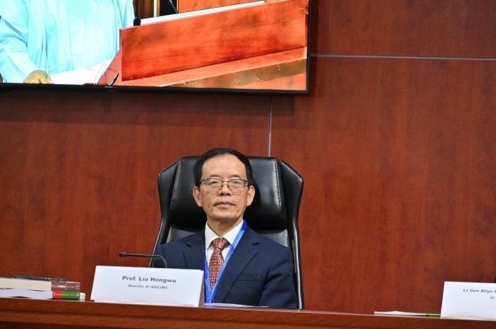 浙江師范大學(xué)非洲研究院院長(zhǎng)劉鴻武作會(huì)議總結(jié)。浙江師范大學(xué)非洲研究院供圖