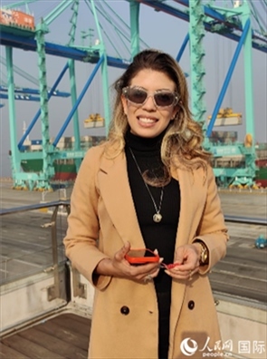 巴西《中北部傳媒集團(tuán)》記者拉尼艾莉接受采訪。人民網(wǎng)記者 符園園攝