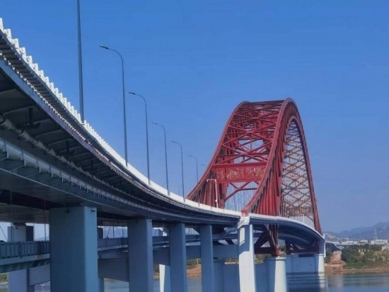 清水塘大橋側面。本報記者 常雯宜攝