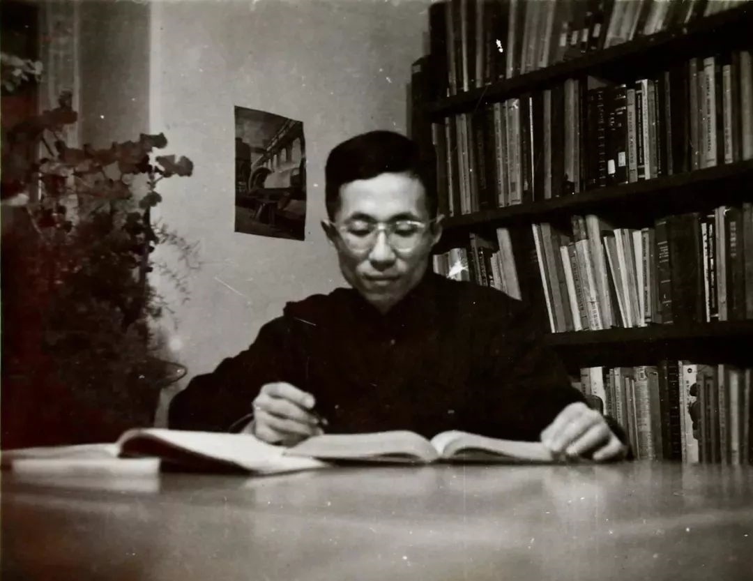 青年時(shí)期的秦裕琨。哈爾濱工業(yè)大學(xué)供圖