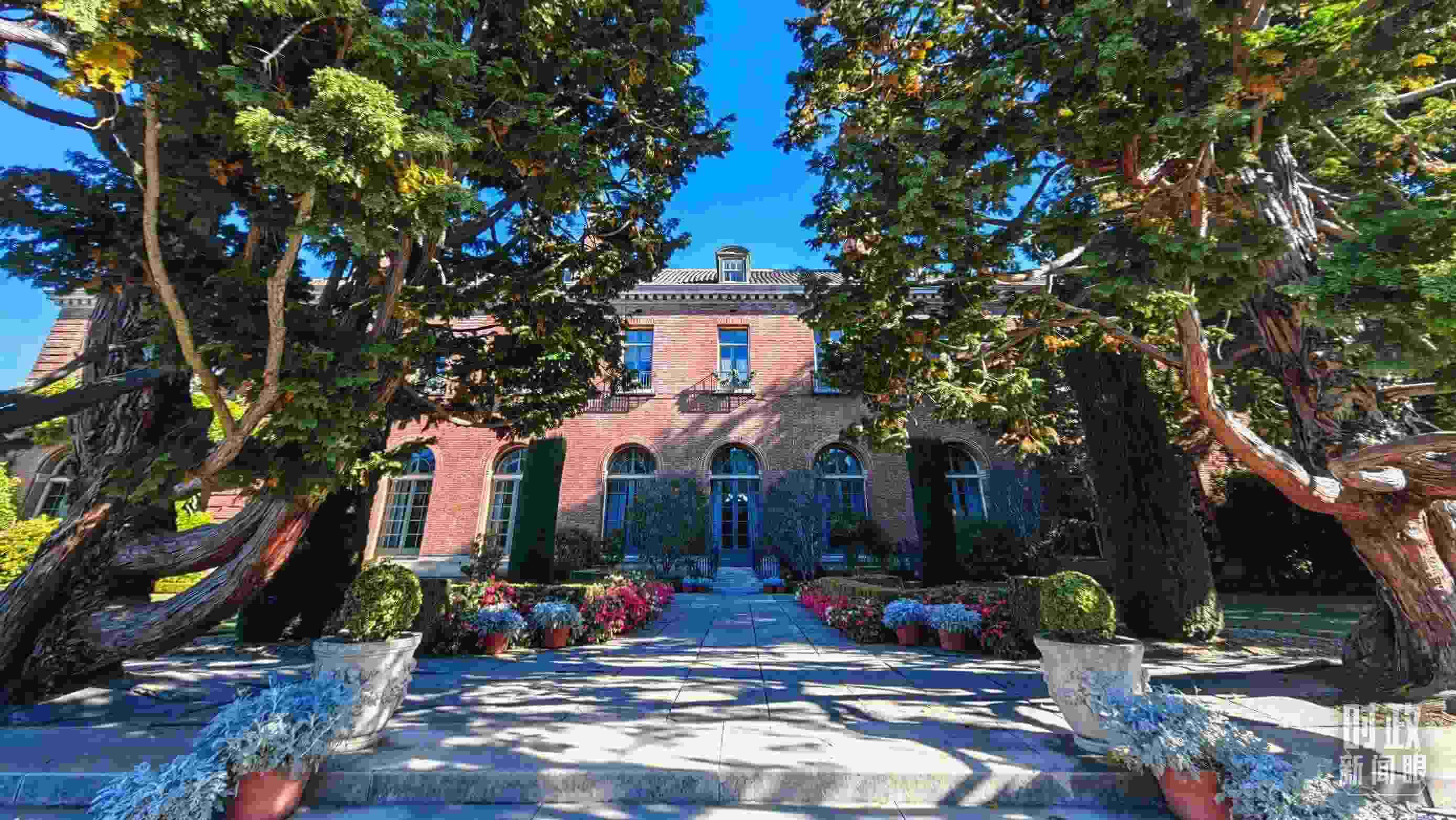 中美元首會(huì)晤在斐洛里莊園舉行。（總臺(tái)央視記者張曉鵬拍攝）