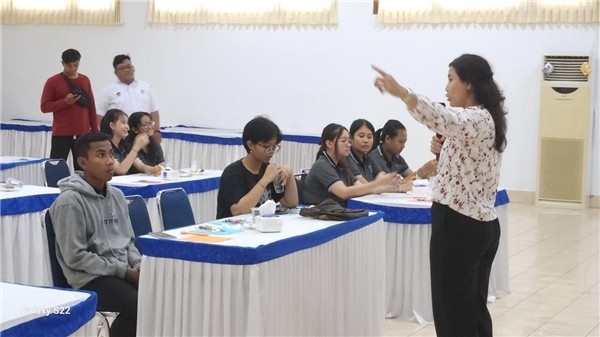 巴陵康孔子學院外方院長普拉巴介紹孔子學院情況。主辦方供圖