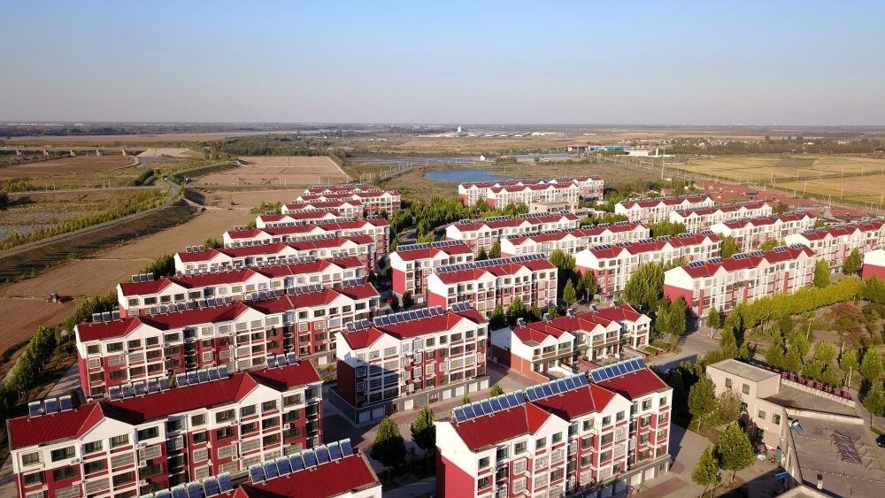 山東省東營市墾利區(qū)楊廟社區(qū)（2021年10月17日攝，無人機(jī)照片）。新華社記者 郭緒雷 攝
