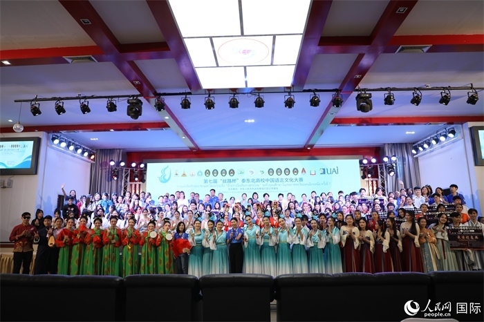 獲獎(jiǎng)選手合影。人民網(wǎng)記者 孫廣勇攝