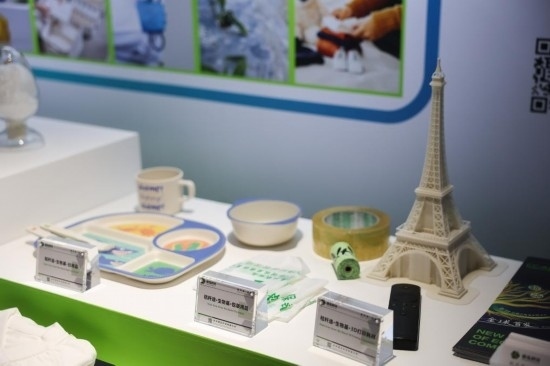 這是第二屆全球數(shù)字貿(mào)易博覽會(huì)的絲路電商館的主題展臺(tái)（11月24日攝）。新華社記者徐昱 攝