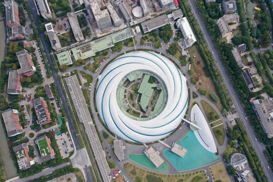 位于上海張江科學(xué)城的國家大科學(xué)裝置上海光源（2020年10月26日攝，無人機(jī)照片）。