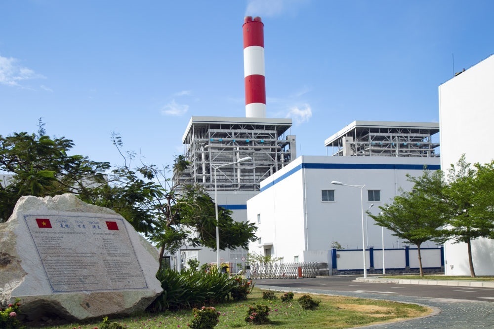 這是2021年3月24日在越南平順省拍攝的越南永新燃煤電廠一期BOT項目廠區(qū)。新華社發(fā)（南方電網(wǎng)越南永新公司供圖）