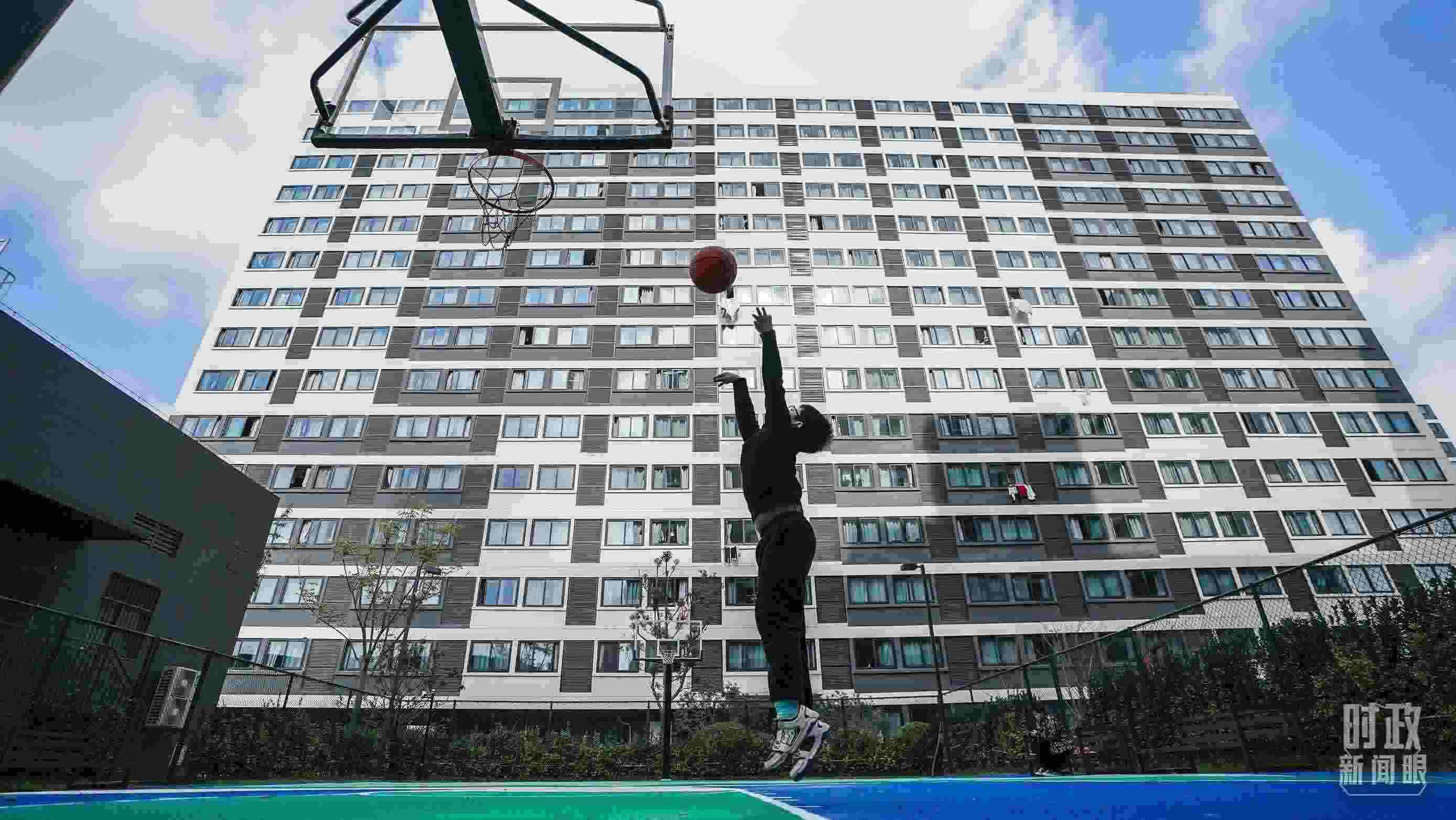 △上海市閔行區(qū)新時代城市建設(shè)者管理者之家。（總臺國廣記者李晉拍攝）