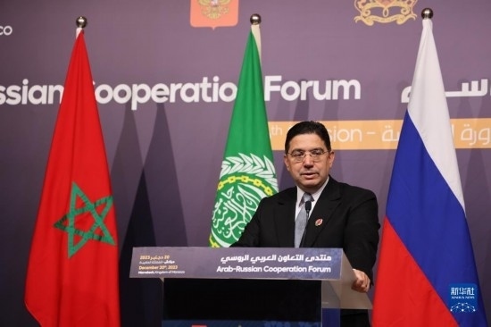 12月20日，在摩洛哥南部城市馬拉喀什舉行的第六屆阿拉伯-俄羅斯合作論壇主議程結(jié)束后，摩洛哥外交大臣布里達在記者會上講話。新華社記者霍晶攝