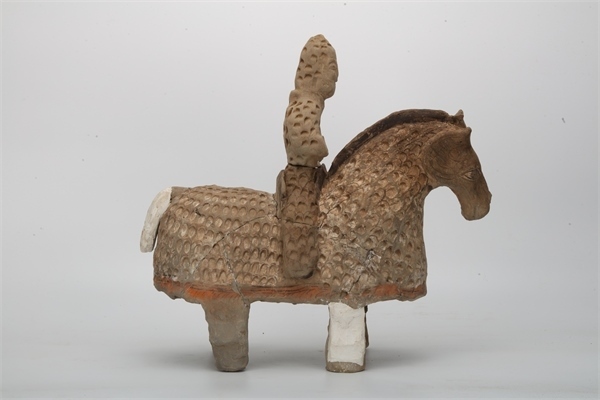 陶鎧甲騎馬俑。國(guó)家文物局供圖