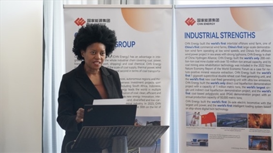 南非獨立傳媒集團代表諾爾萬德爾-恩齊扎發(fā)言。 人民網 張茜攝