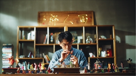 郎佳子彧通過(guò)短視頻直播，讓更多人關(guān)注并喜歡捏面人。受訪(fǎng)者供圖