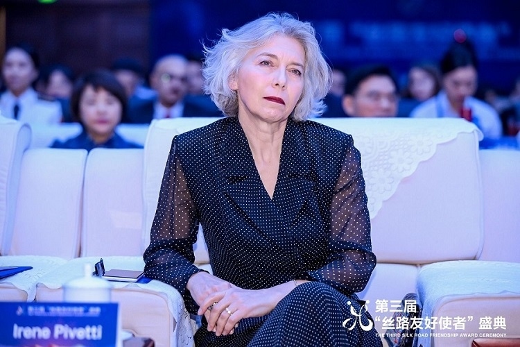伊雷妮·皮韋蒂參加第三屆“絲路友好使者”盛典頒獎(jiǎng)活動(dòng)。主辦方供圖