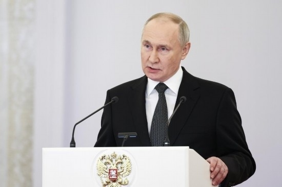 2023年12月8日，俄羅斯總統(tǒng)普京在莫斯科克里姆林宮出席“祖國英雄日”慶祝儀式。新華社/塔斯社