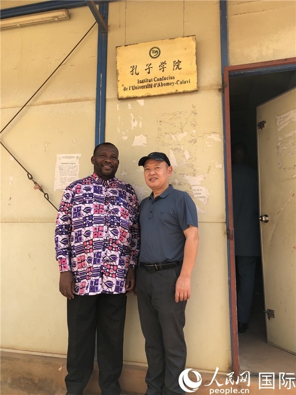 中方院長趙華修和貝方院長于連合影。人民網(wǎng)記者 黃培昭攝