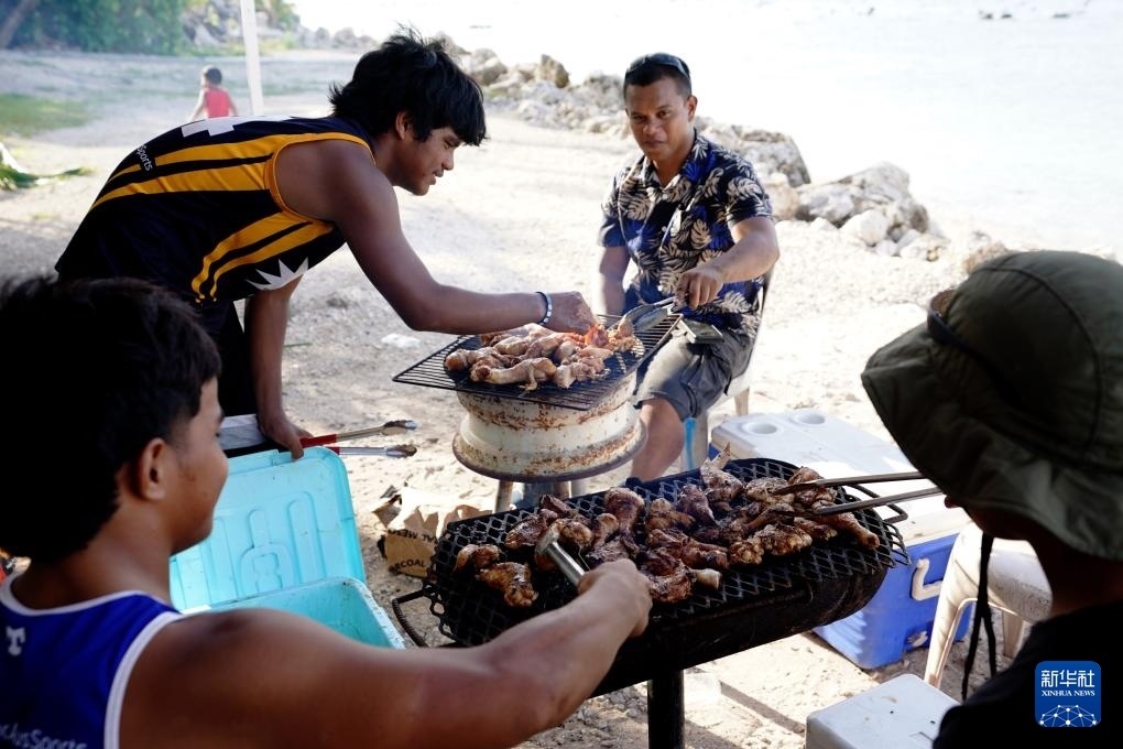 1月20日，當?shù)厝嗽阼敽＿厽?。新華社記者 王申 攝
