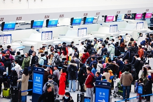 2024年春運(yùn)首日，大興機(jī)場(chǎng)預(yù)計(jì)保障進(jìn)出港旅客13.59萬人次。大興機(jī)場(chǎng)供圖