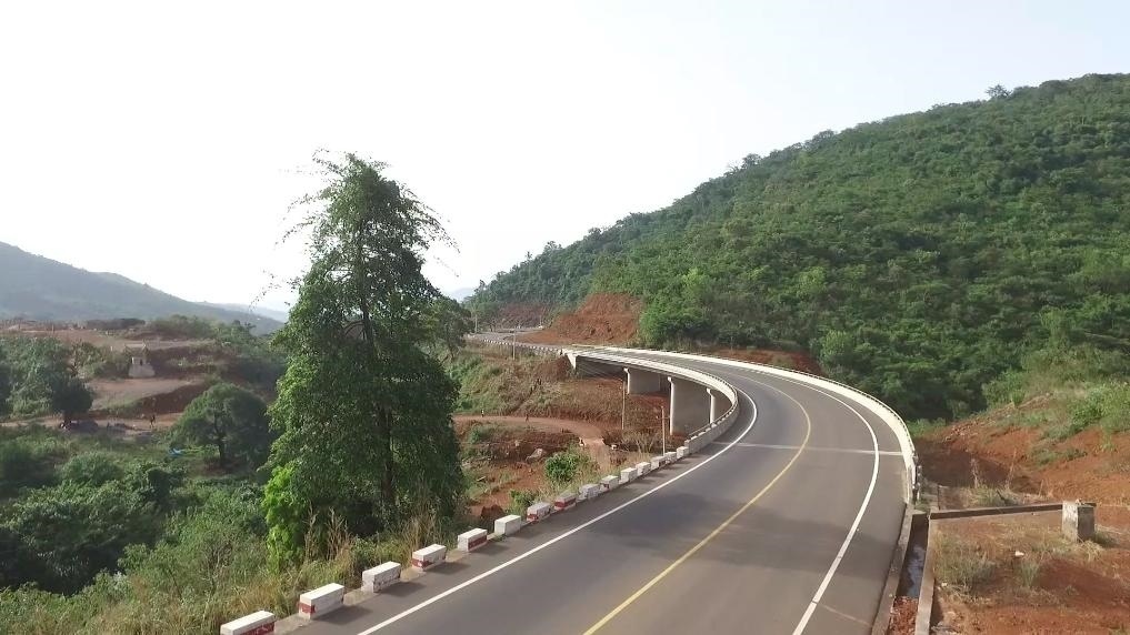 中塞友誼公路。