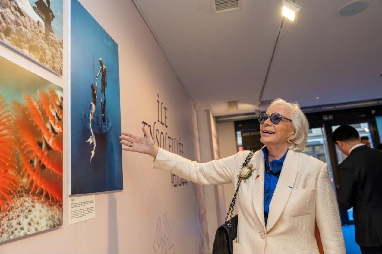 世界旅游組織特別顧問瑪麗-皮埃爾·布歇-奧利耶觀看活動現(xiàn)場圖片展覽?；顒又鬓k方供圖