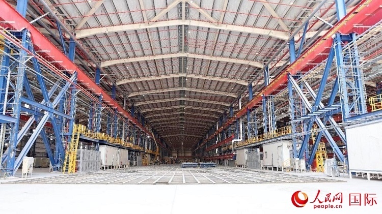 已移交業(yè)主的C201船體車間。人民網(wǎng)記者管克江攝