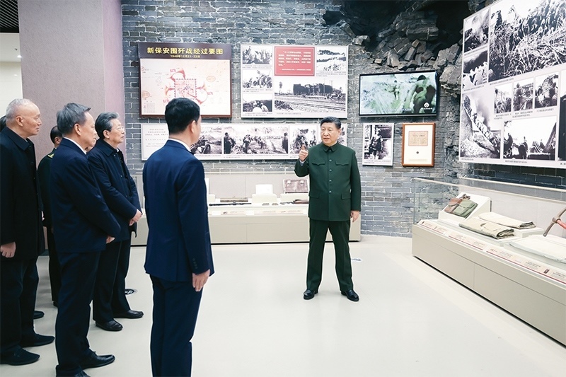 2024年2月1日至2日，中共中央總書(shū)記、國(guó)家主席、中央軍委主席習(xí)近平來(lái)到天津，看望慰問(wèn)基層干部群眾。這是2日上午，習(xí)近平在平津戰(zhàn)役紀(jì)念館考察。 新華社記者 鞠鵬/攝