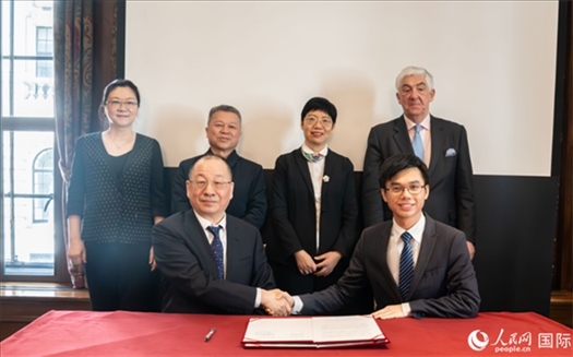 活動(dòng)簽約現(xiàn)場(chǎng)。實(shí)習(xí)生 劉船攝