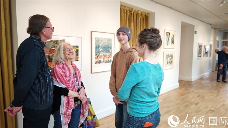 參加講座活動的瑞典聽眾。人民網(wǎng)記者殷淼攝