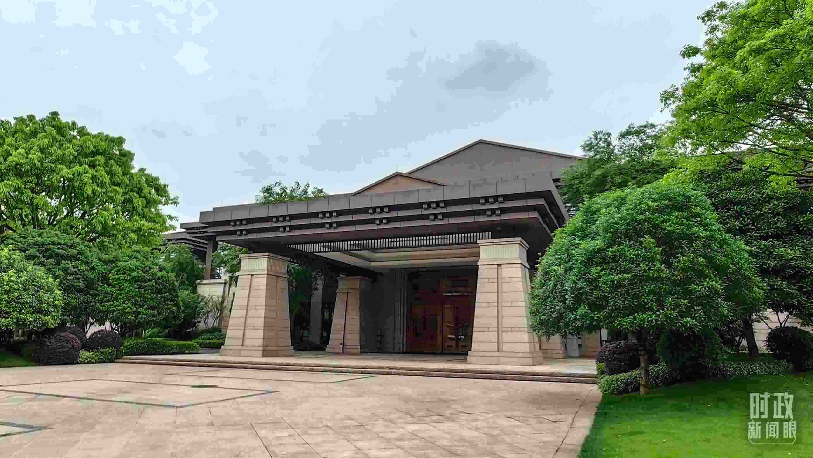 △重慶市渝州賓館，新時代推動西部大開發(fā)座談會在這里召開。（總臺央視記者段德文拍攝）