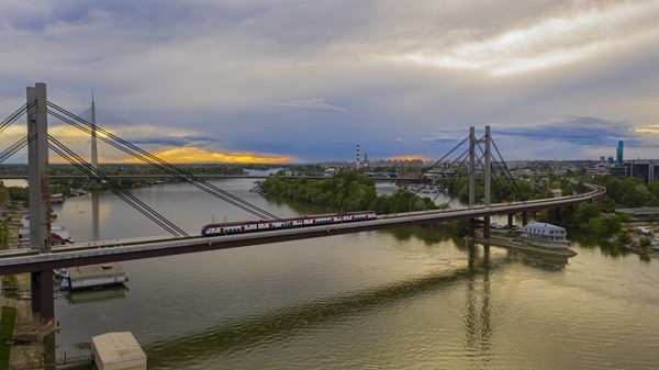 匈塞鐵路塞爾維亞境內(nèi)。中國(guó)鐵路國(guó)際有限公司供圖